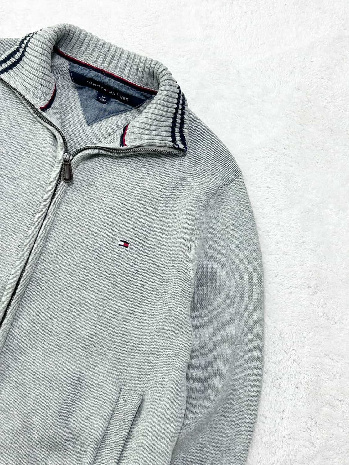 타미 미니로고 그레이 니트집업 상품이미지6