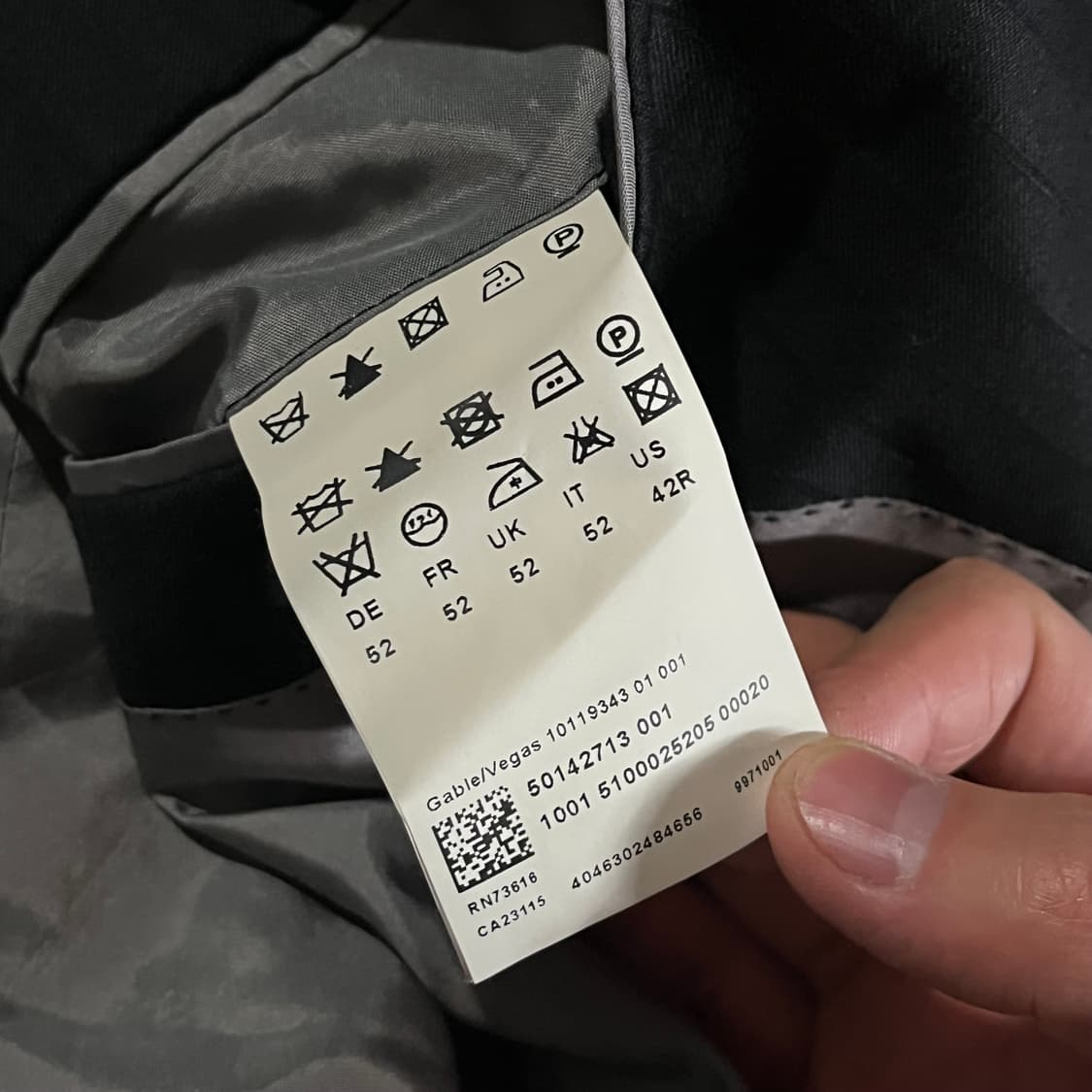 [107/35] 휴고보스 블랙 정장 수트 상품이미지8