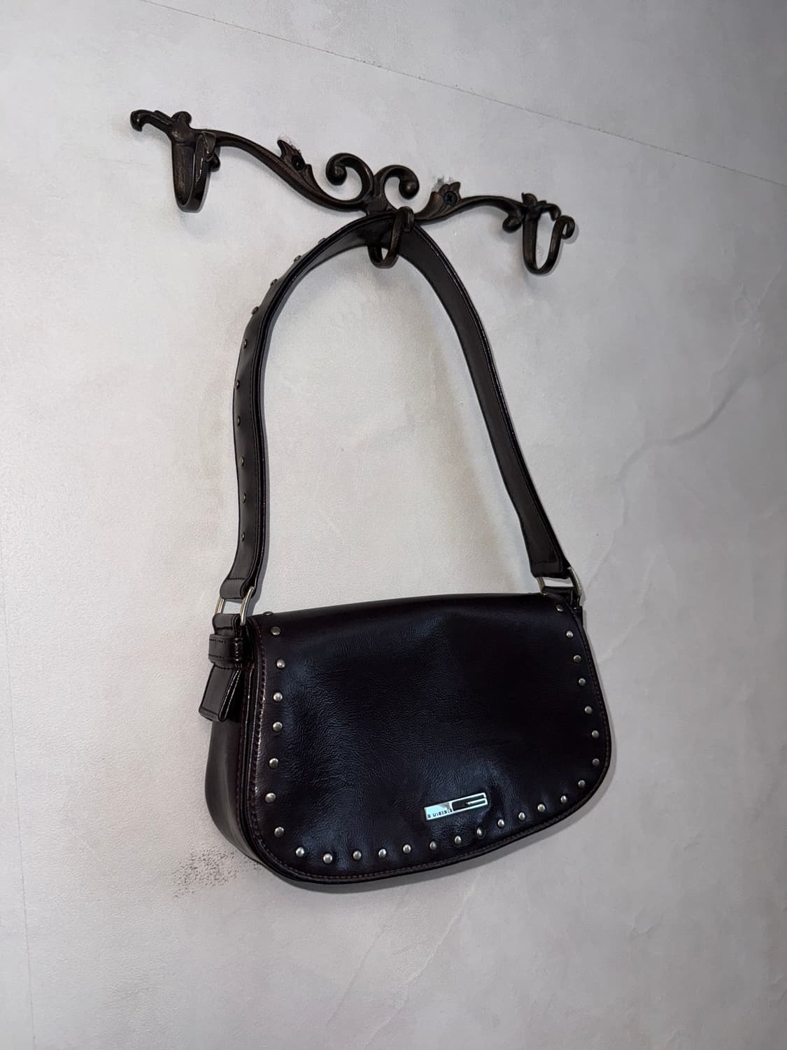 Guess dark brown stud mini shoulder bag 상품이미지2