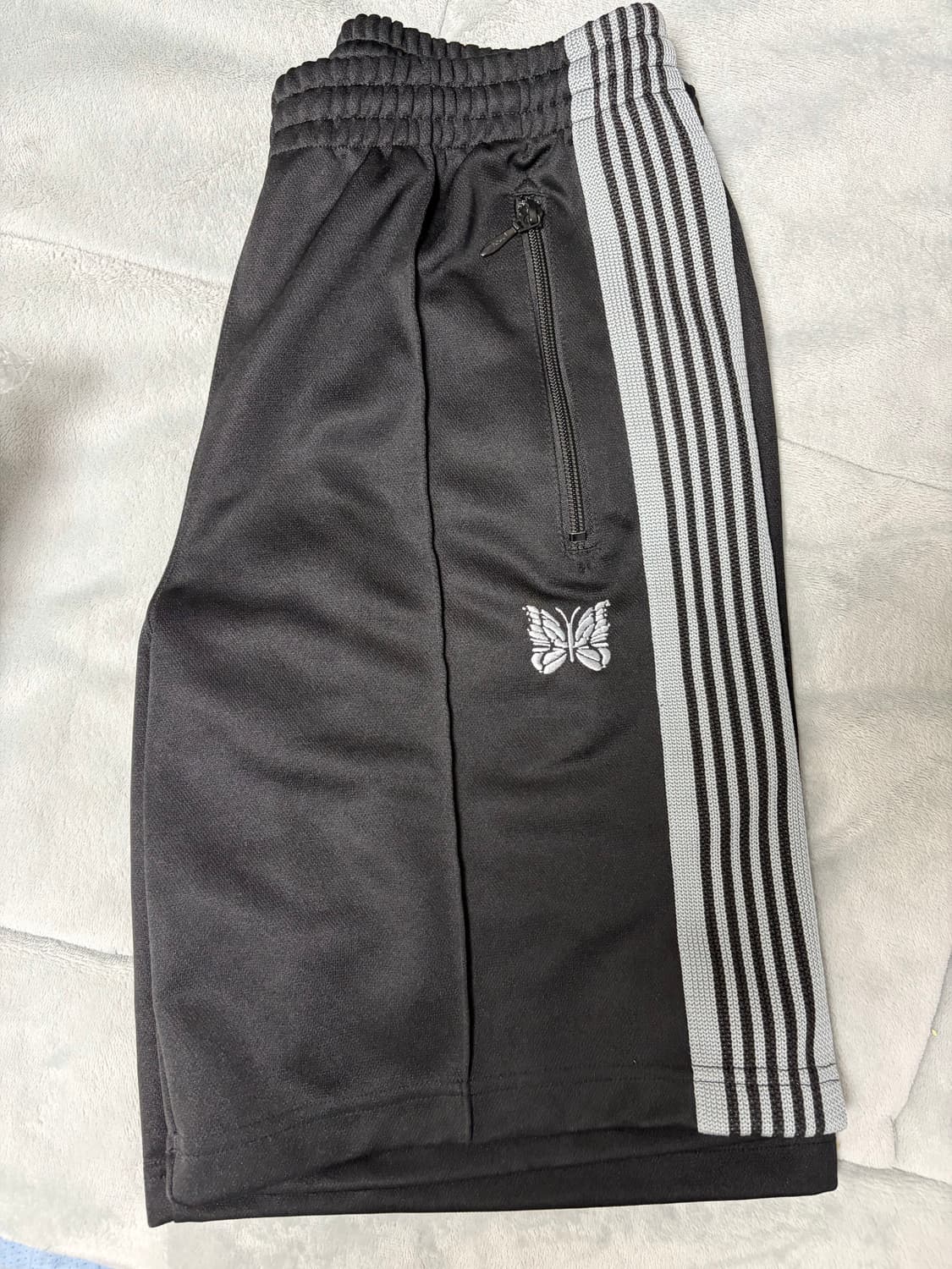 니들스 폴리스무스 트랙 쇼츠 블랙 상품이미지1