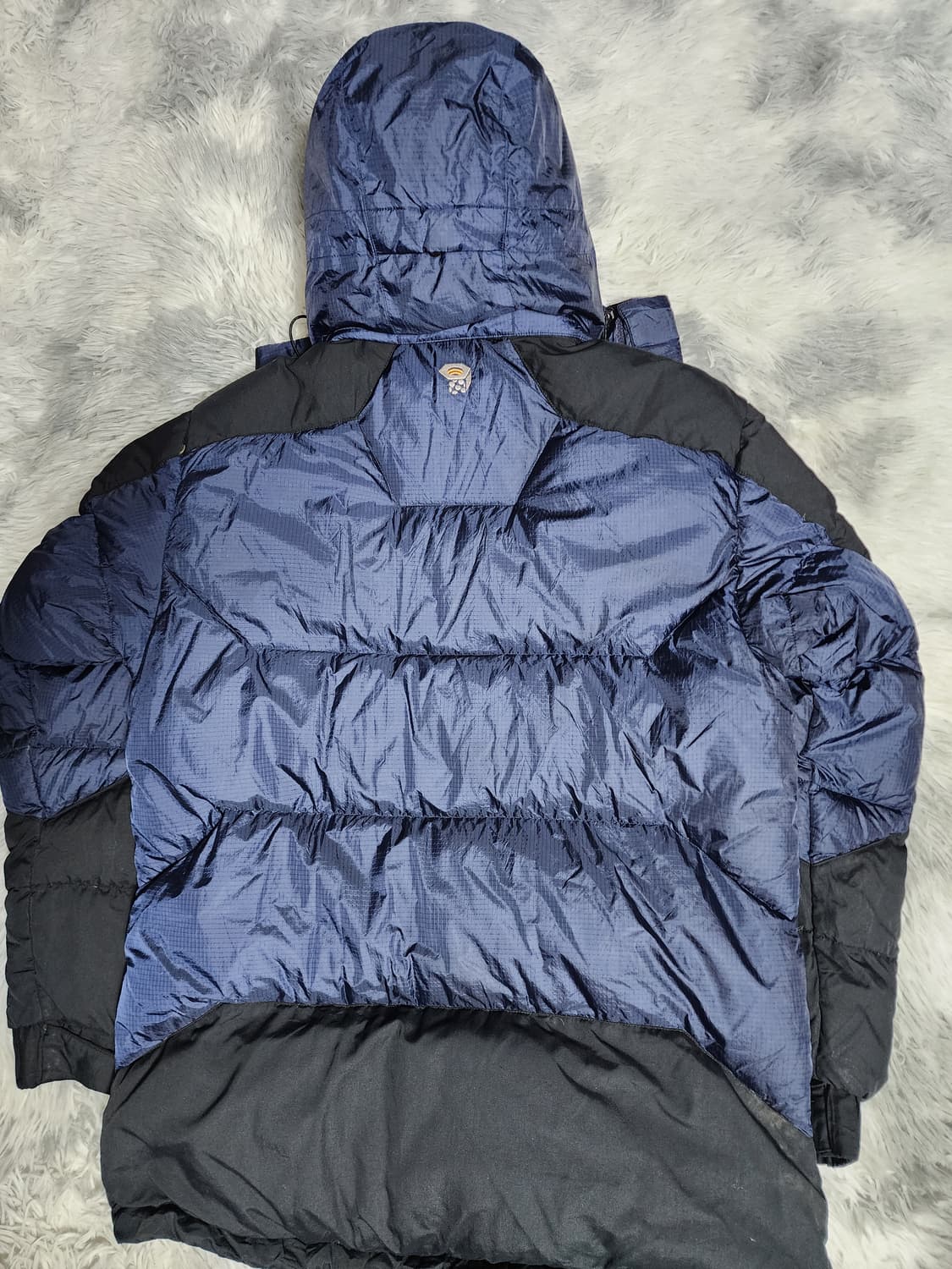 마운틴하드웨어 에어쉴드 구스 패딩 자켓 블루/블랙 상품이미지2