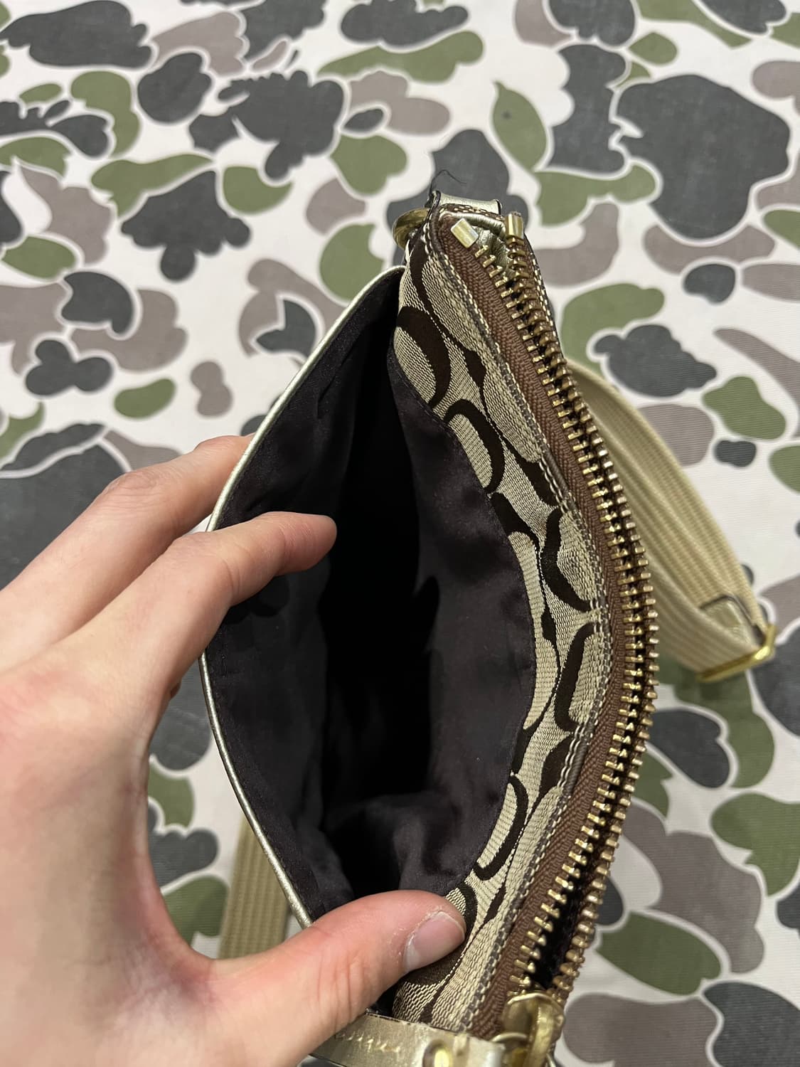 코치 모노그램 미니 크로스백 상품이미지8