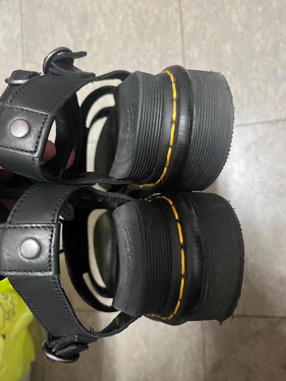 닥터마틴 아다이라 부츠 샌들 상품이미지3