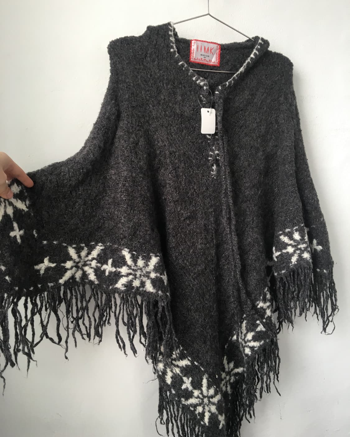 Snow point fringe hood knit cape 상품이미지4
