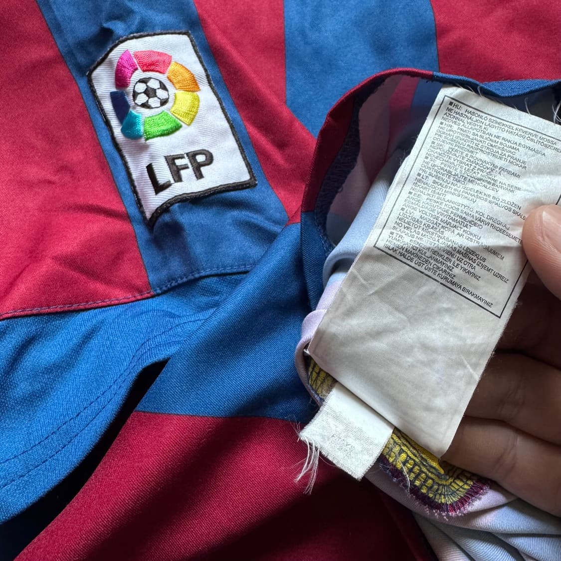 04-05 나이키 바르셀로나 홈 유니폼 #10 호나우지뉴 상품이미지7