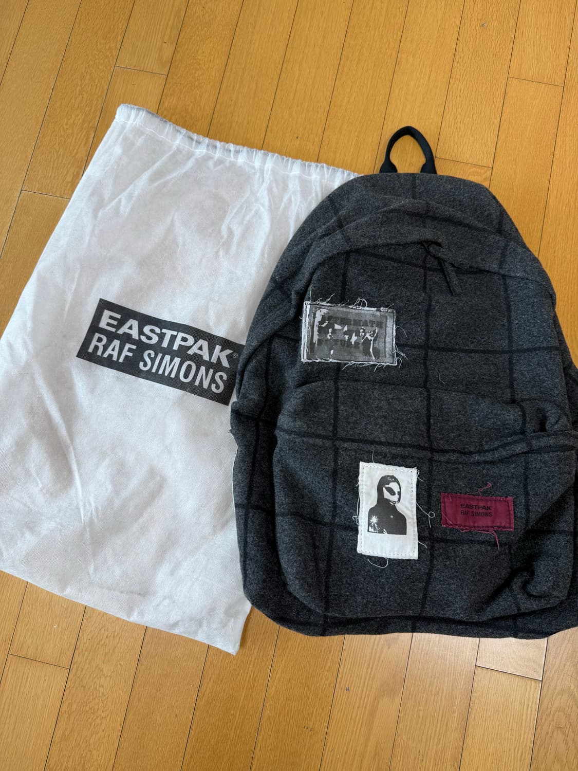 라프시몬스 이스트팩 08fw 패치 백팩 상품이미지1