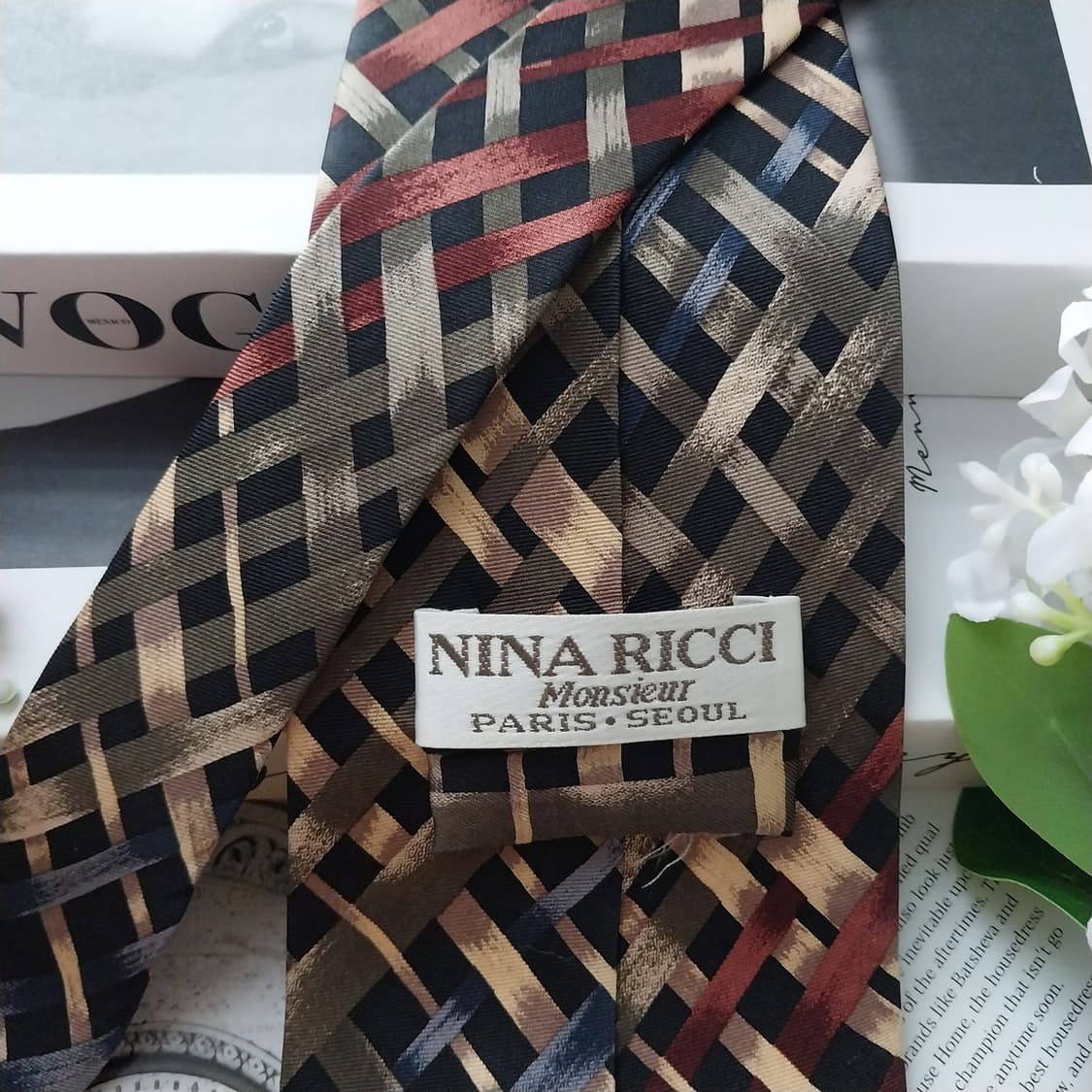 니나리치 실크 블랙 패턴 넥타이 9.5cm A+등급 K1683
 상품이미지7