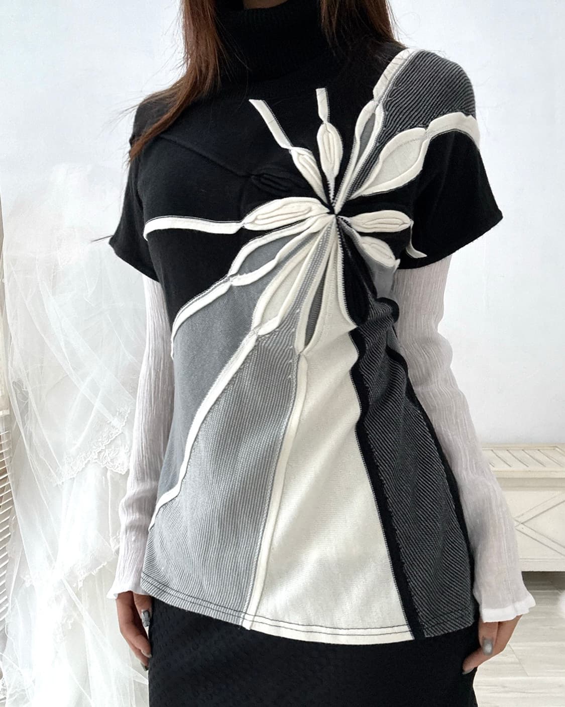textured flower detail half knit 상품이미지5