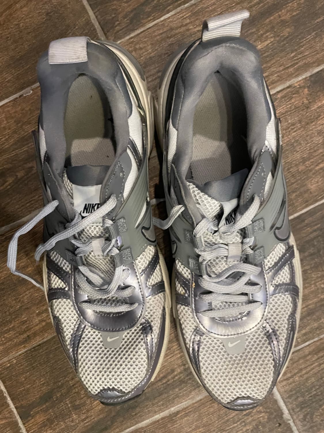 나이키 운동화 실버/회색 280 상품이미지2