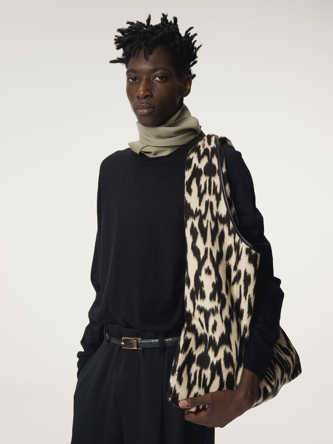 RECTO LEOPARD WOOL SHOULDER BAG (BROWN) 상품이미지1