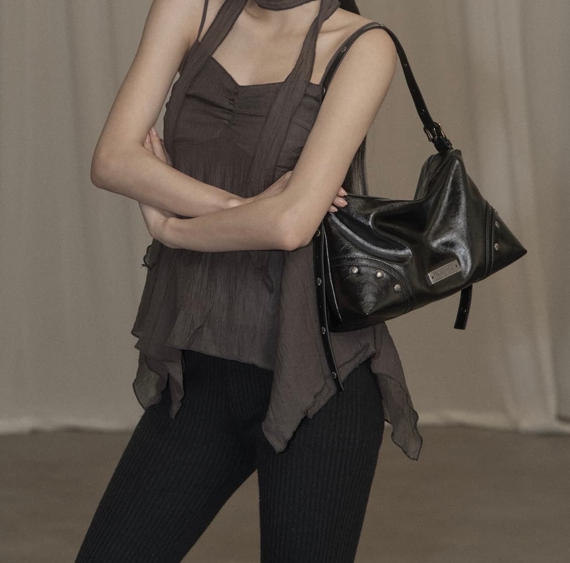 카키포인트 Stud Shoulder Bag  상품이미지1