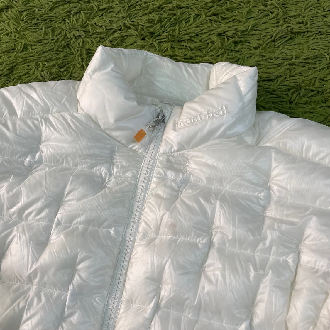 몽벨 화이트 경량패딩 상품이미지2