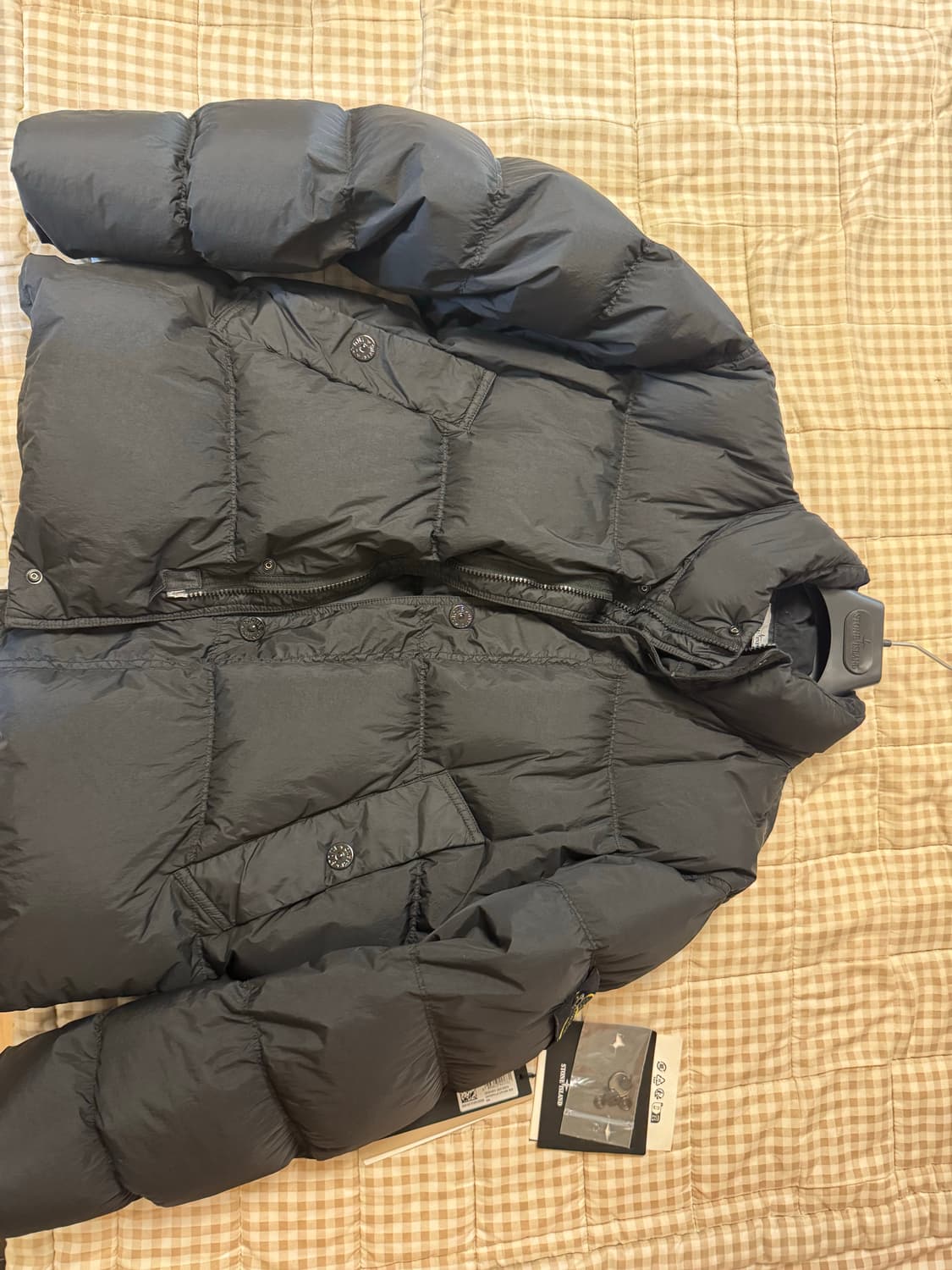 25FW스톤 아일랜드 크링크랩스 블랙 M 상품이미지1