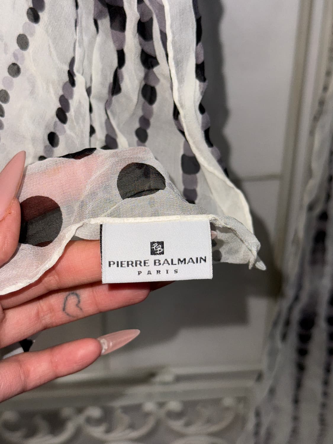 Pierre Balmain dot silk scarf 상품이미지4