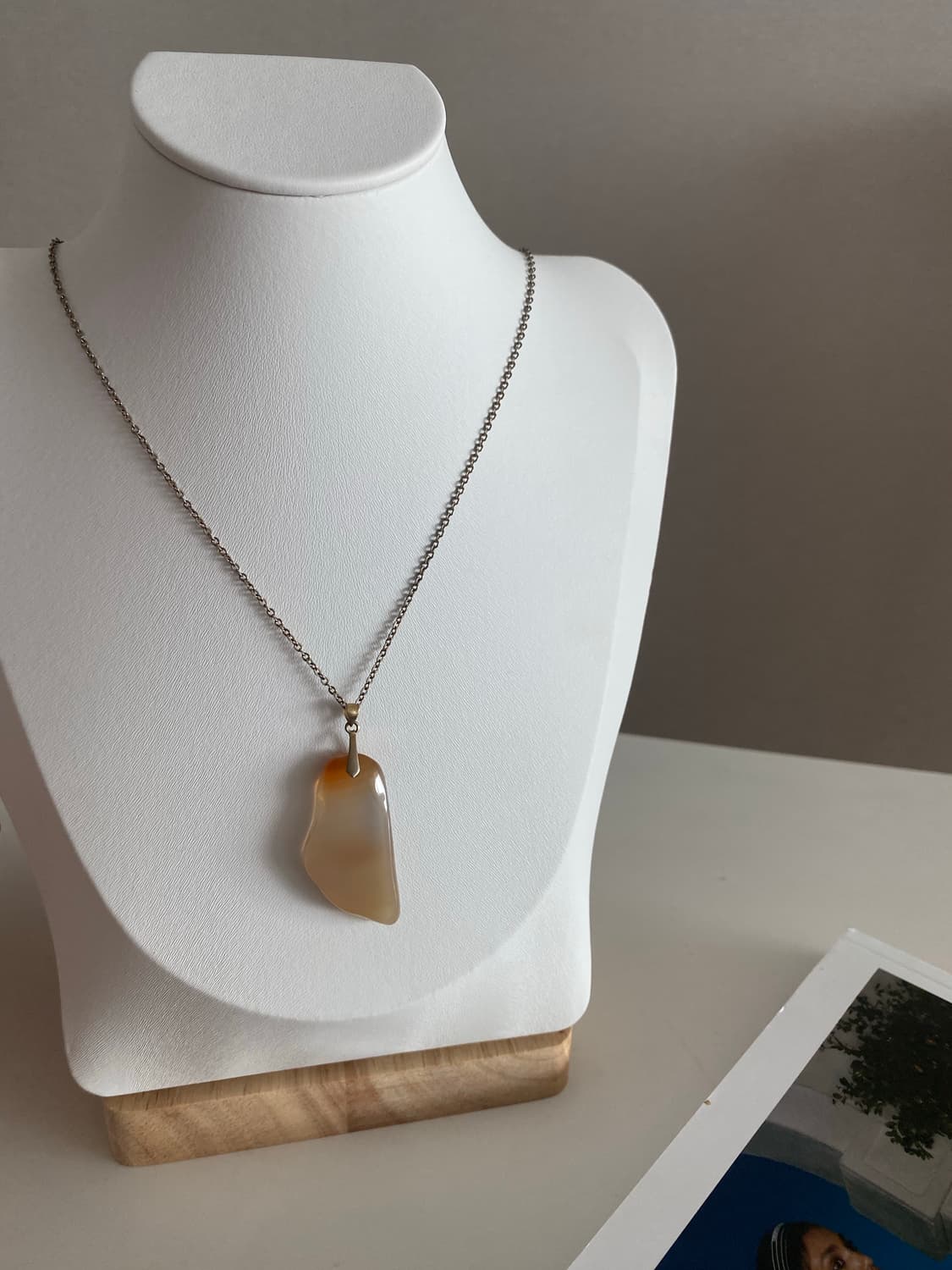 오렌지빛 스톤 목걸이 상품이미지1