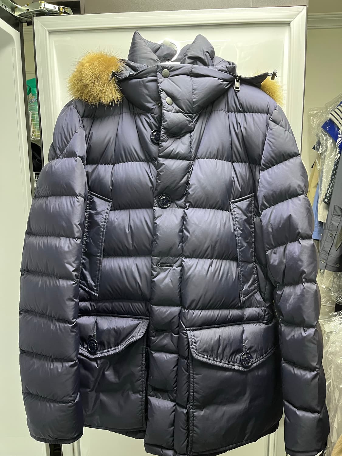 몽클레어 클루니 4사이즈 팝니다. 상품이미지1