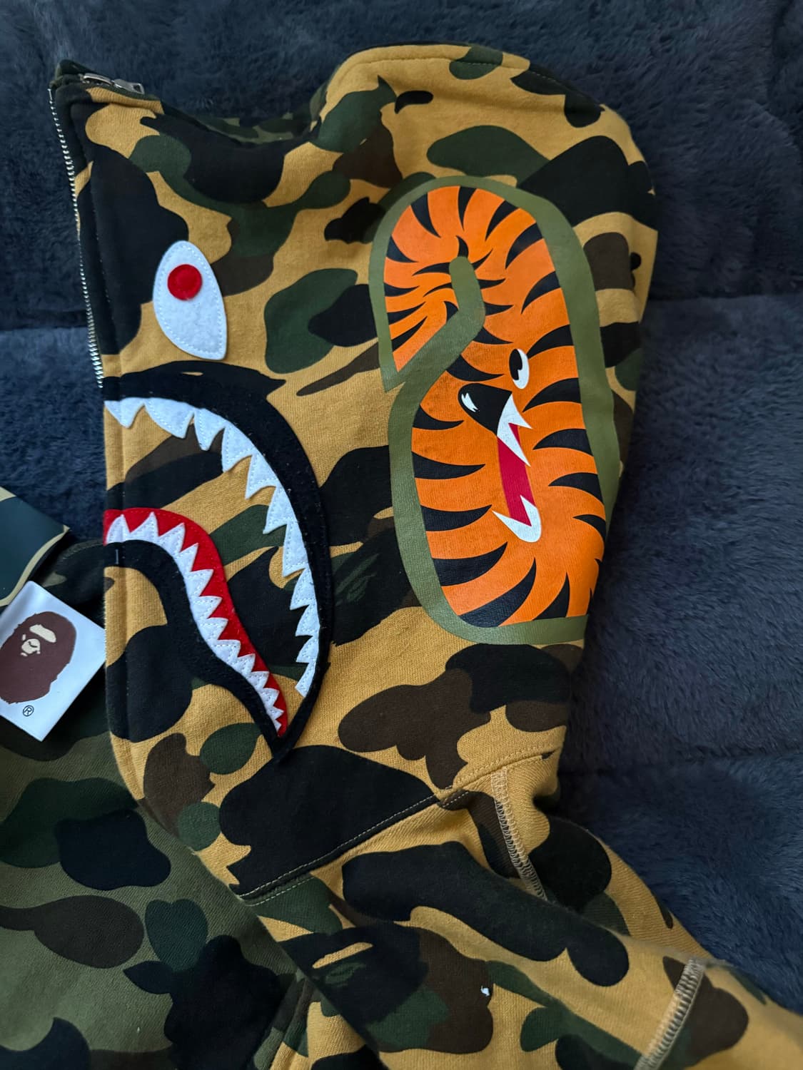 베이프 퍼스트 카모 세퍼레이트 샤크 풀 집 후드 옐로우 상품이미지2