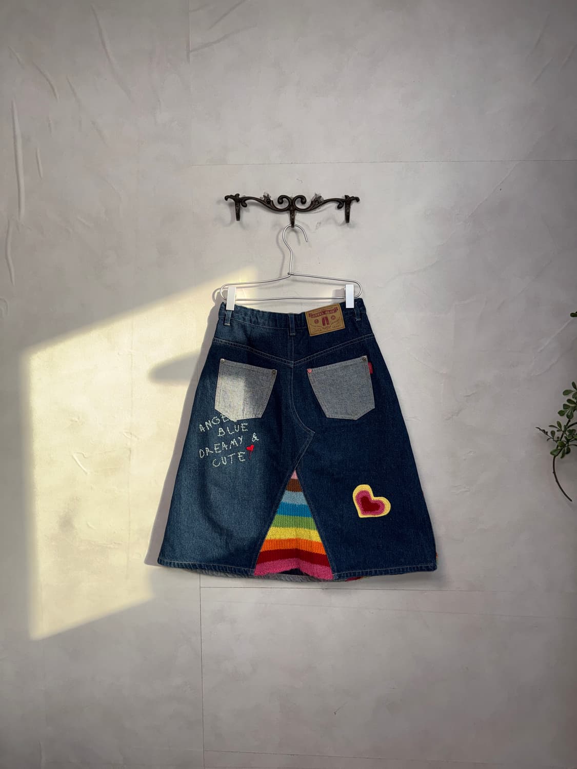 Kitsch rainbow knit patch denim skirt 상품이미지6