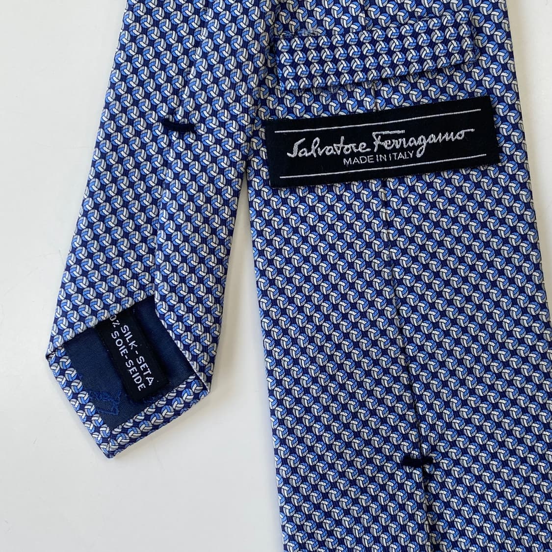 신형라벨 페레가모(Ferragamo)  명품 정품넥타이8.1cm 상품이미지6