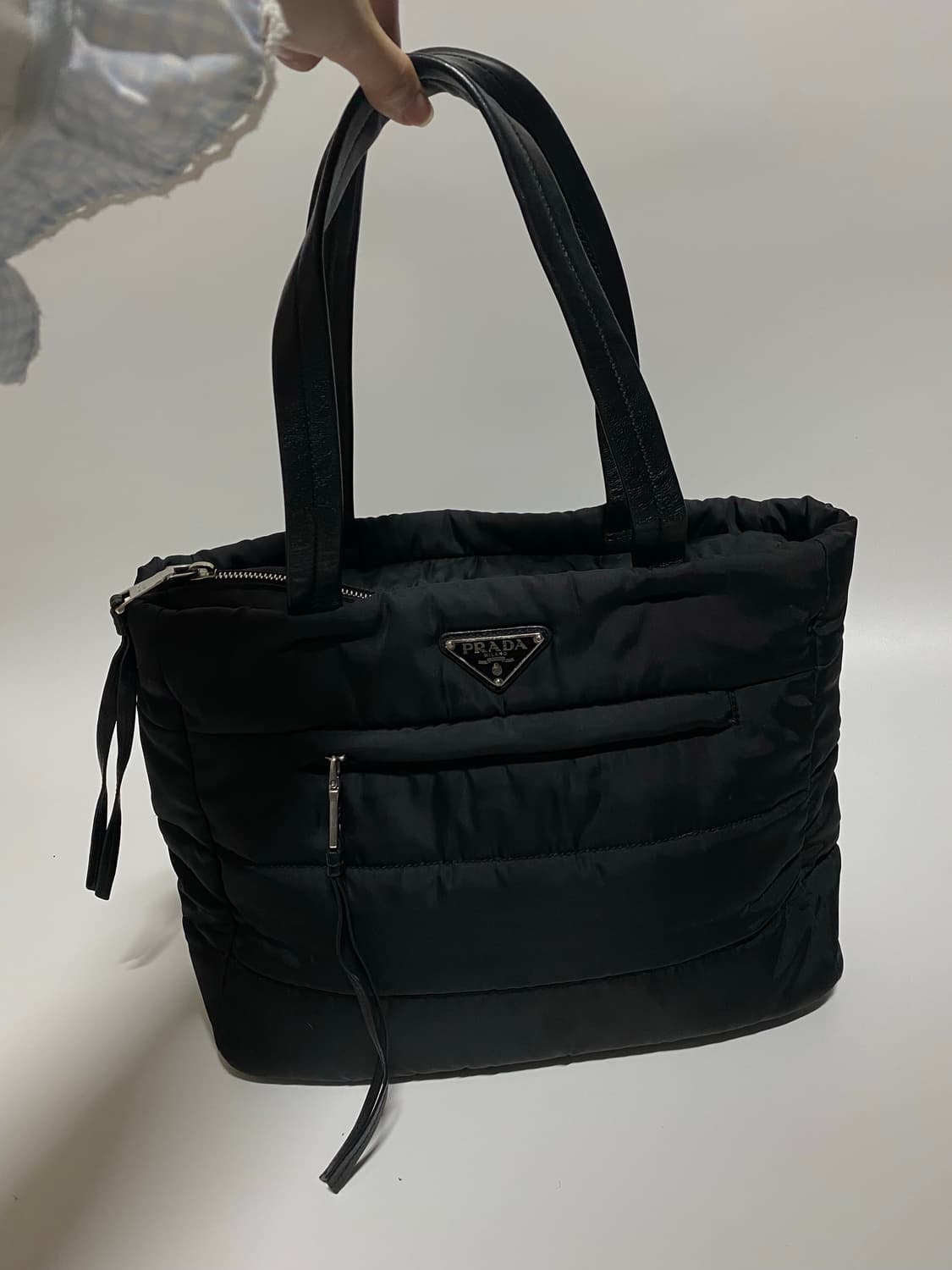 프라다 테수토 봄버 나일론 블랙 핸드백 상품이미지1