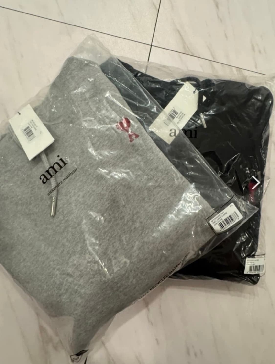 새상품/QR정품 / 아미 후드티 스몰로고 블랙,그레이 상품이미지1