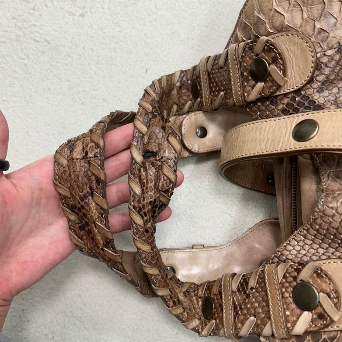 끌로에 실버라도 파이톤 도트백 한정판 상품이미지2