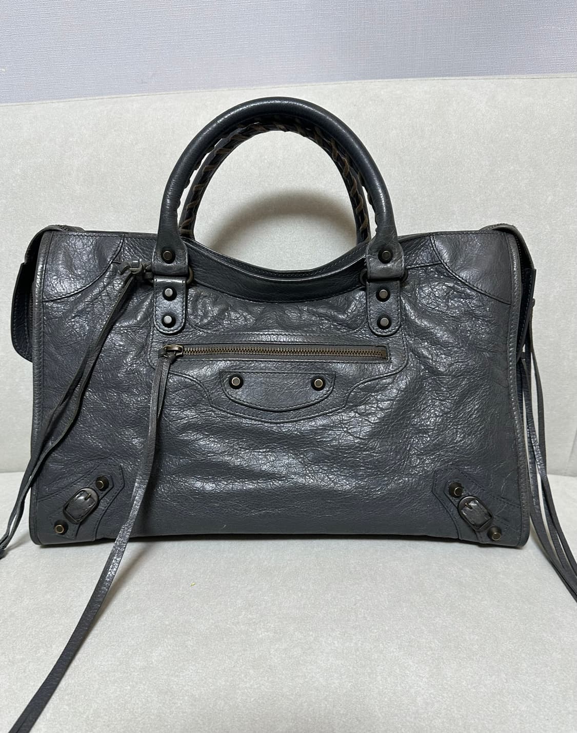 [A 정품] 발렌시아가 시티 모터백 미디움 다크그레이 상품이미지4