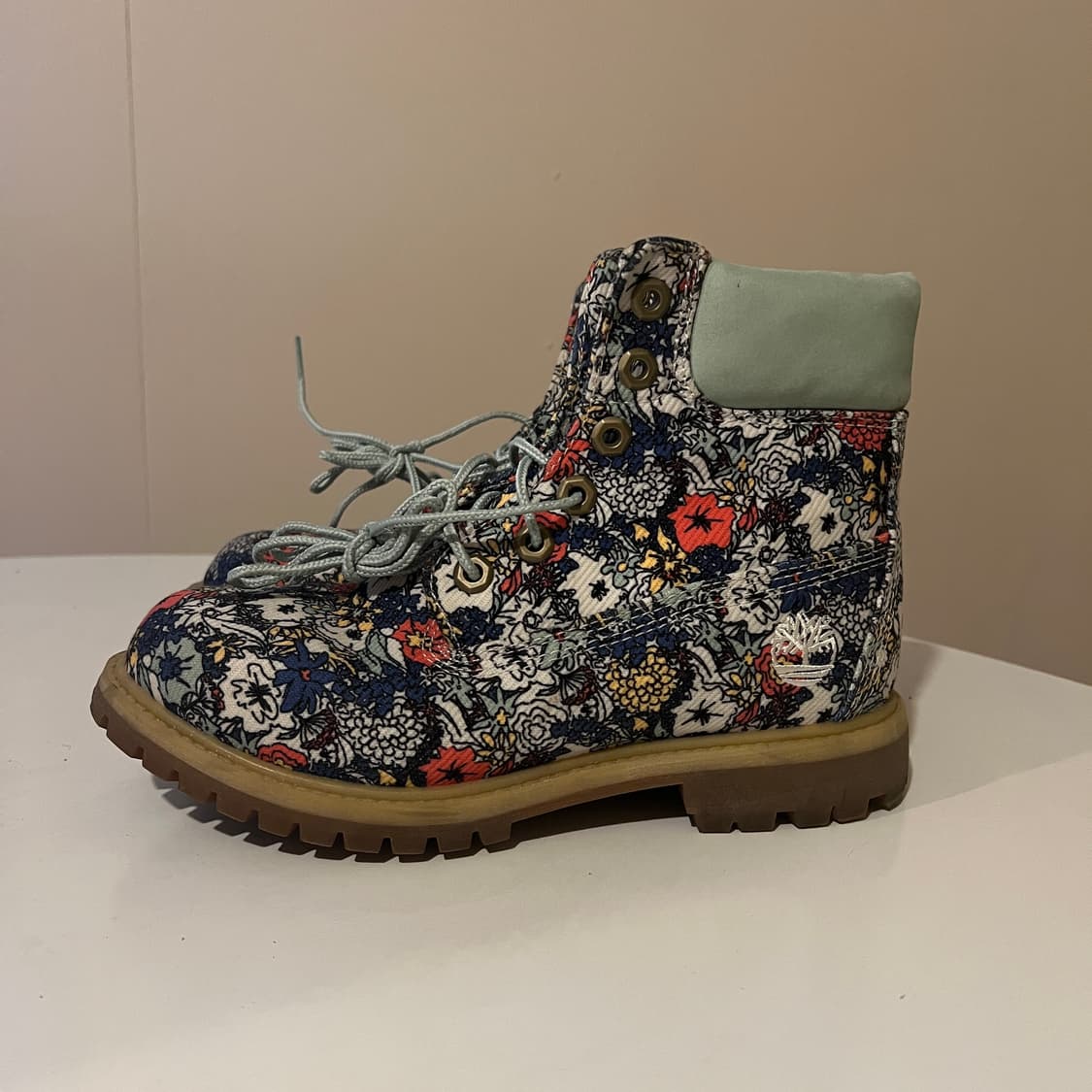 팀버랜드 6인치 프리미엄 플로럴 리미티드 에디션 상품이미지2