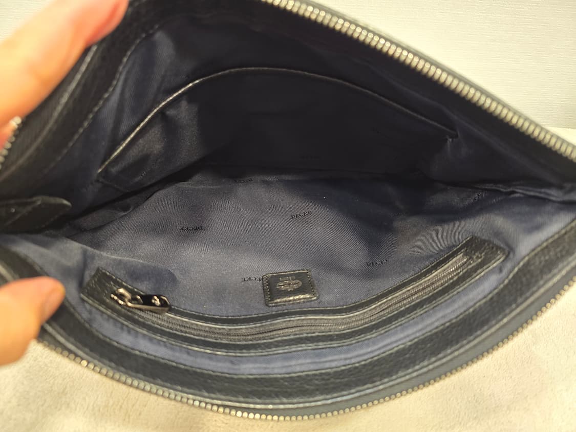 덱케 DEECKE 남여공용  블랙 가죽 클러치백 상품이미지7