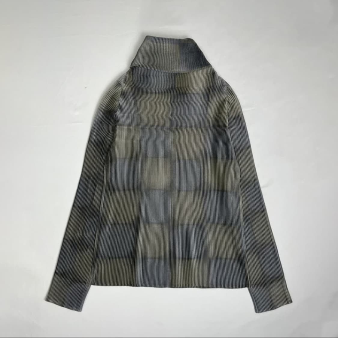 이세이미야케 Issey Miyake 그라데이션 플리츠 블라우스 상품이미지1
