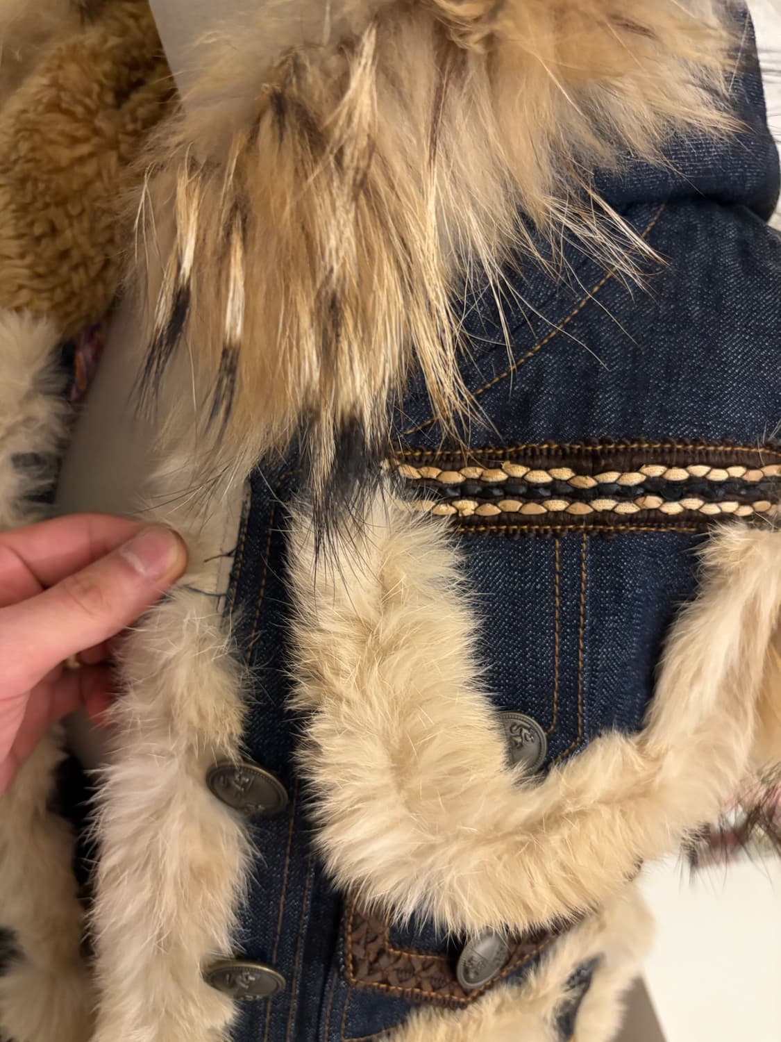 Fur trimmed denim vest 상품이미지4
