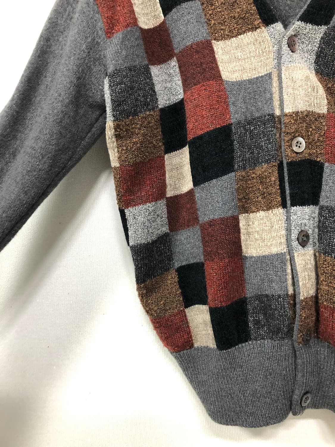 YSL 입생로랑 여성 체커블록 울 브이넥 가디건 _ 차콜 상품이미지3