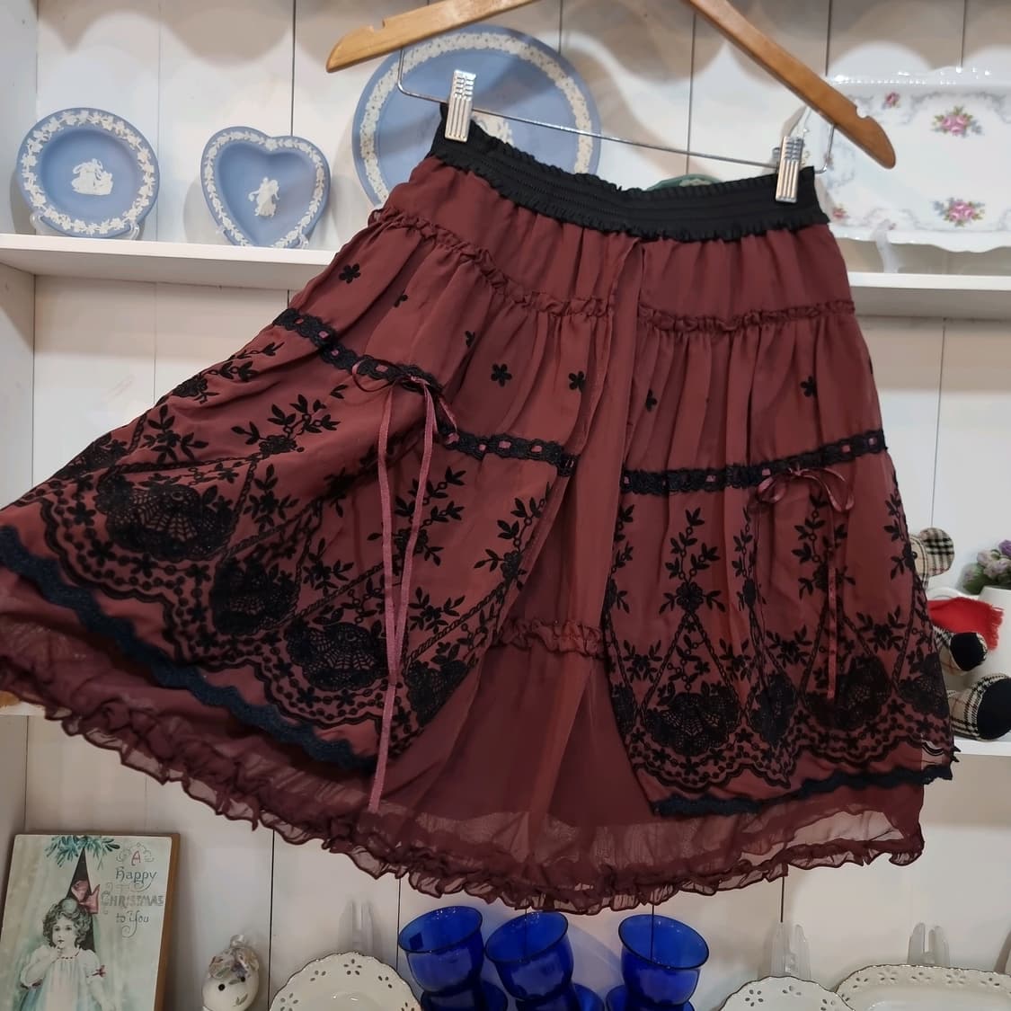 axes femme(액시즈팜) 와인 시폰 플로킹 레이스 티어드 스커트 상품이미지4