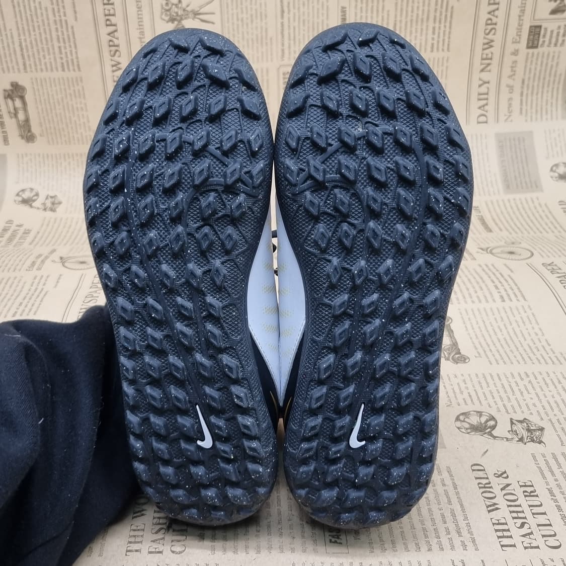 나이키 주니어 팬텀 루나 2 풋살화 235 상품이미지3