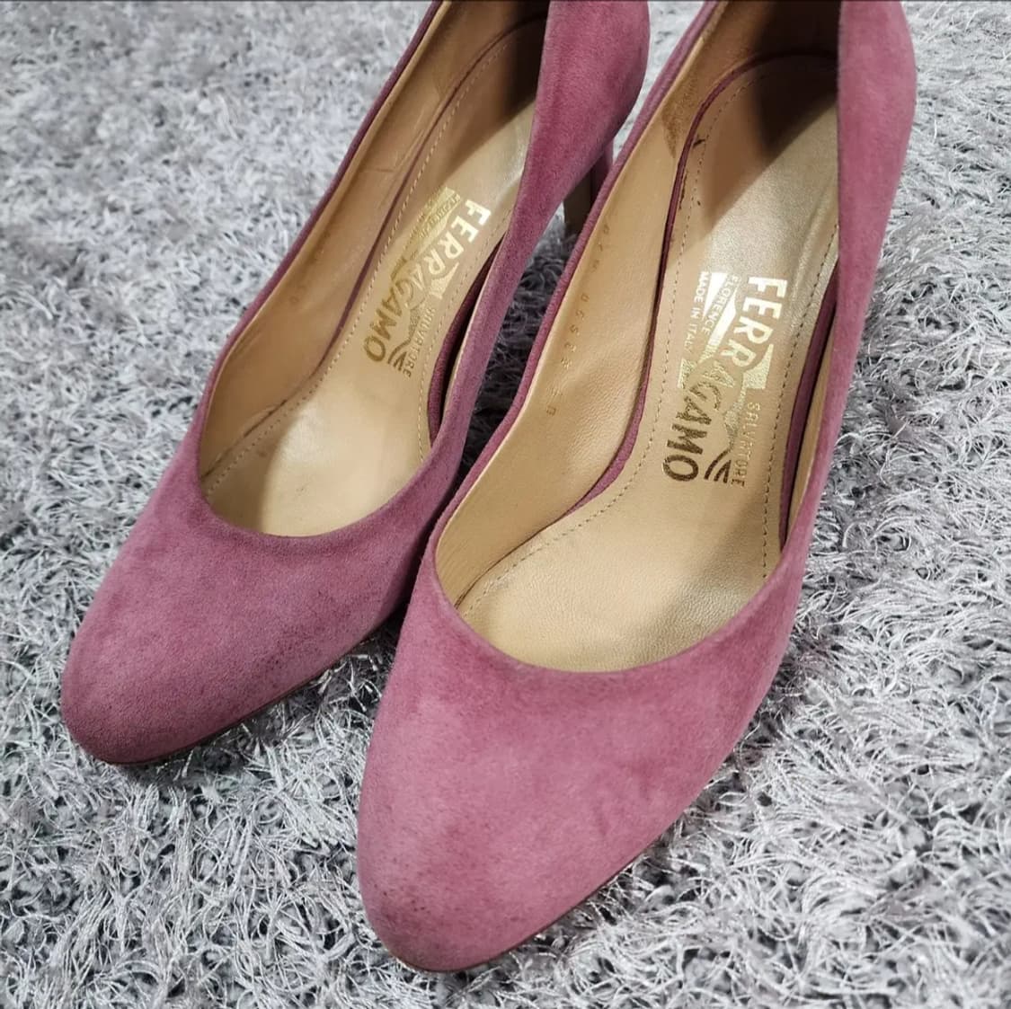 페라가모 스웨이드 펌프스 힐 6 상품이미지3