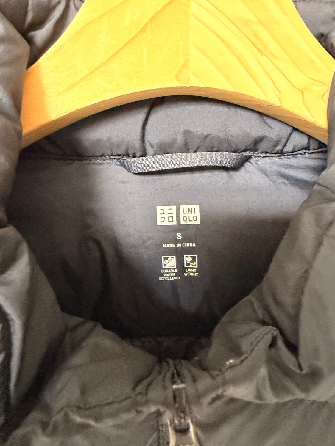 유니클로 네이비 경량 다운 패딩 점퍼 남성 s 패커블 상품이미지2
