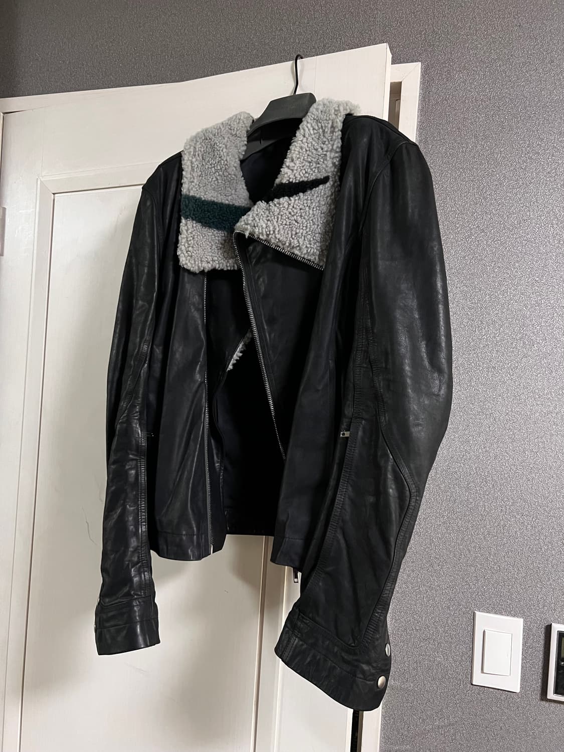 [52] 릭오웬스 22fw 바우하우스 지브라 시어링 레더 자켓 상품이미지1