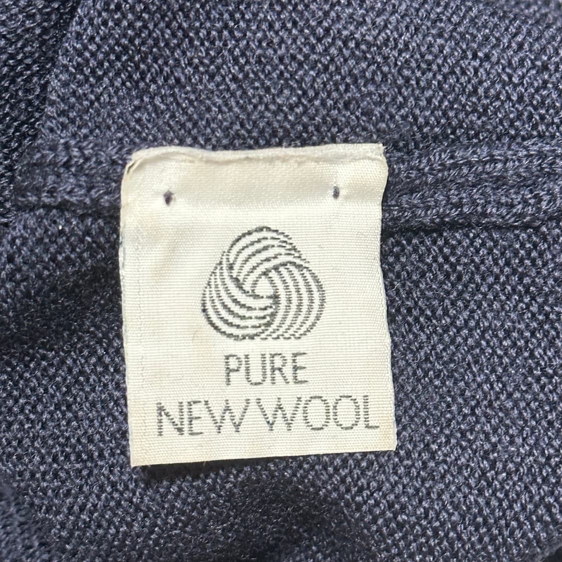 36 버버리 골드 버튼 메리노 울 네이비 가디건 상품이미지5