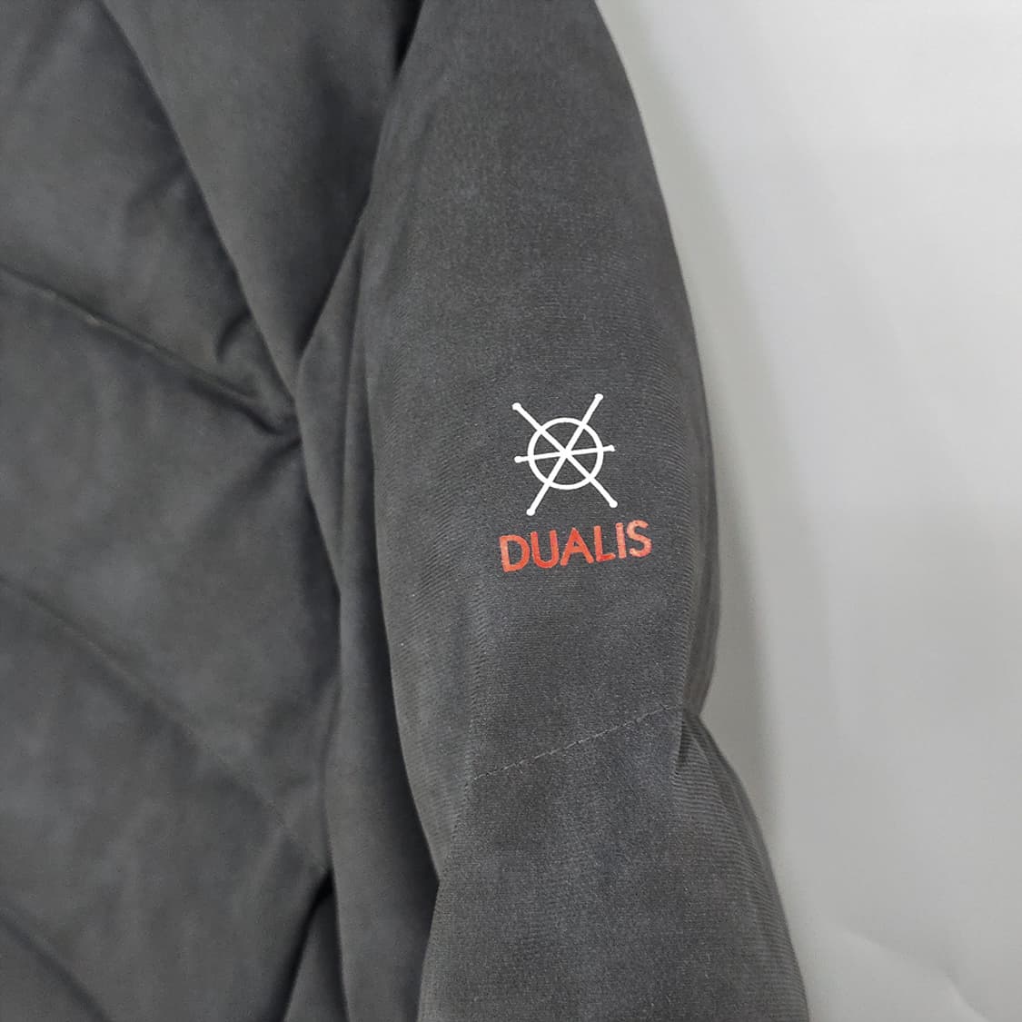 데상트(Descente) 히트나비 패딩 105 상품이미지4