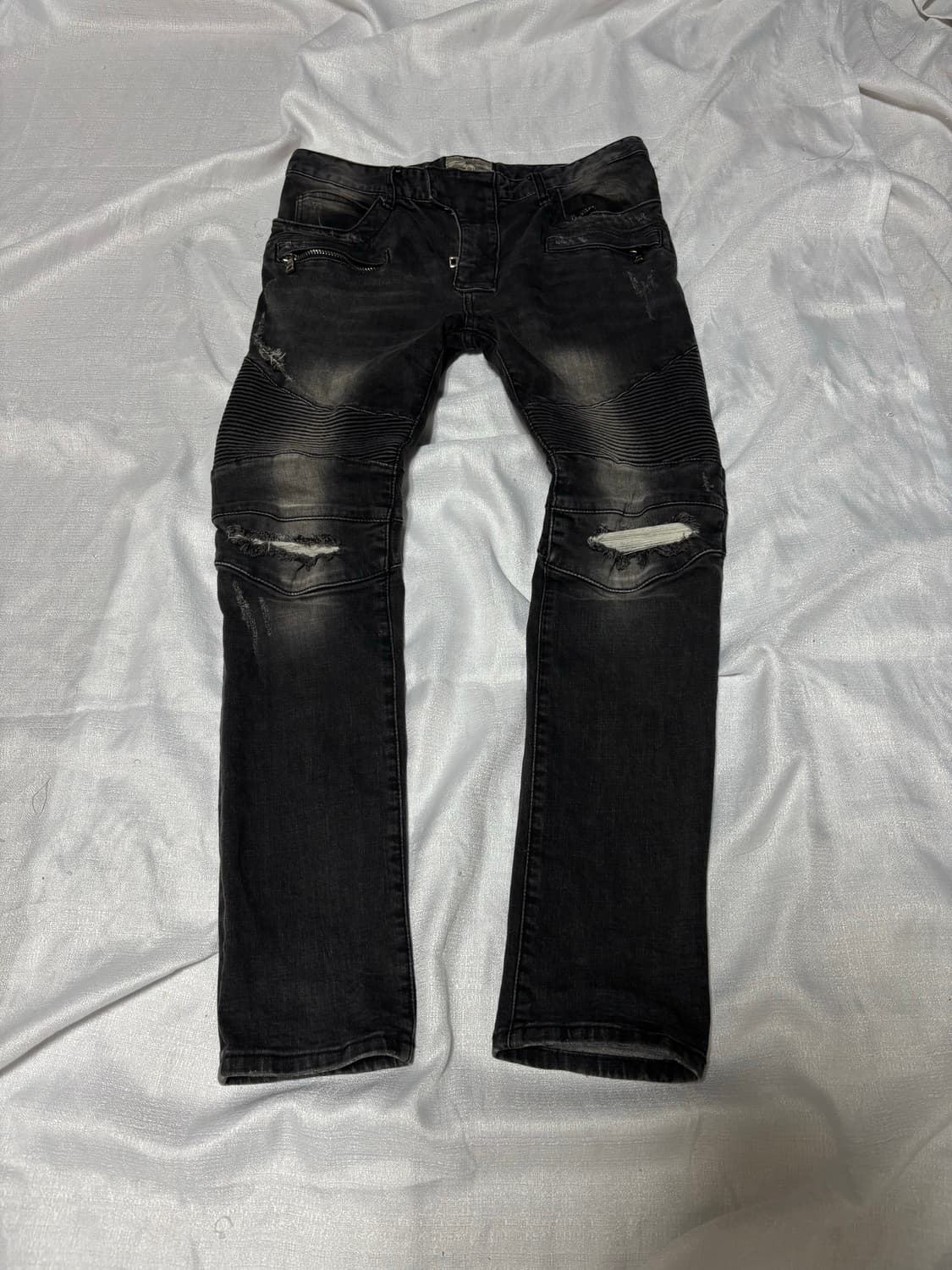 “Unknown” Black Distressed Biker Pants 상품이미지5
