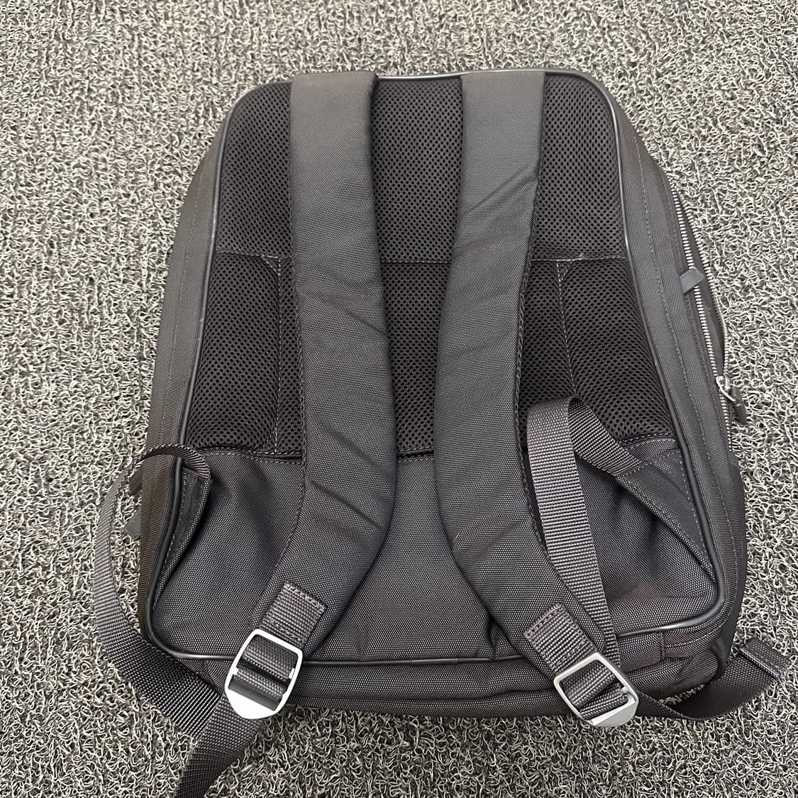 만다리나덕 백팩 브라운 상품이미지5