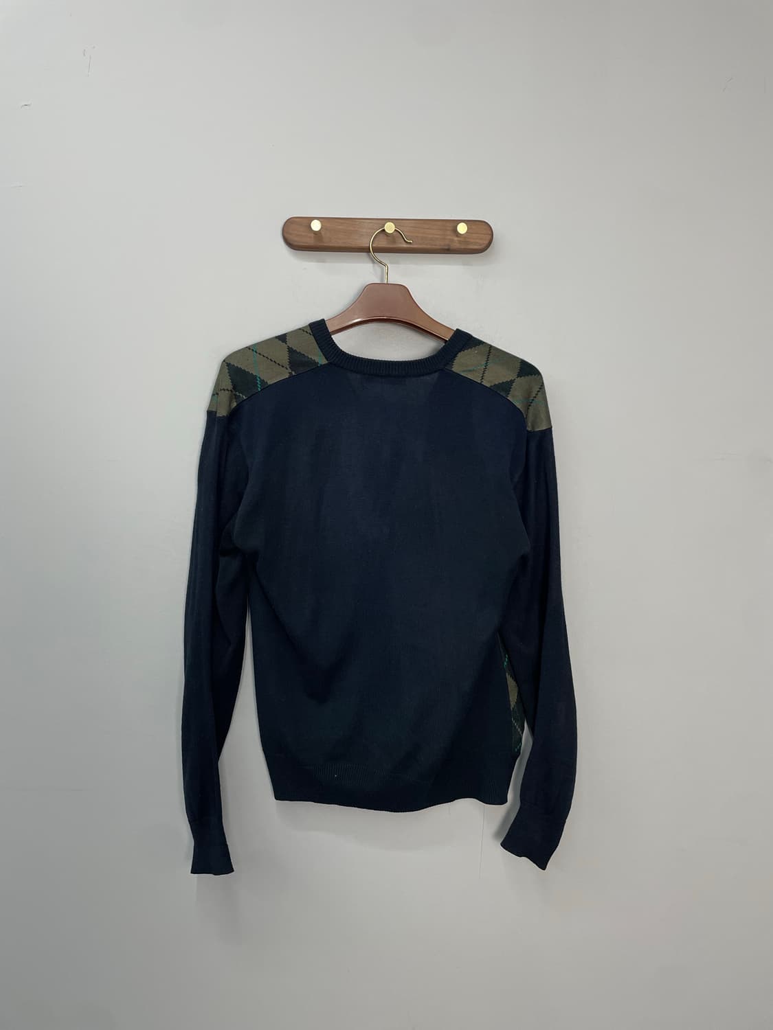 발렌시아가 아가일 패턴 브이넥 니트 H951 상품이미지4