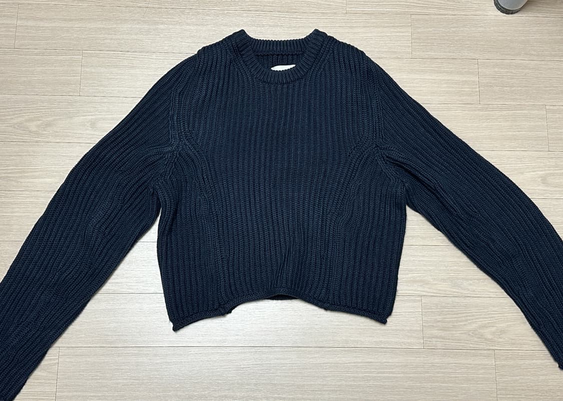 노앙 RIBBED CROP KNIT NAVY 상품이미지1