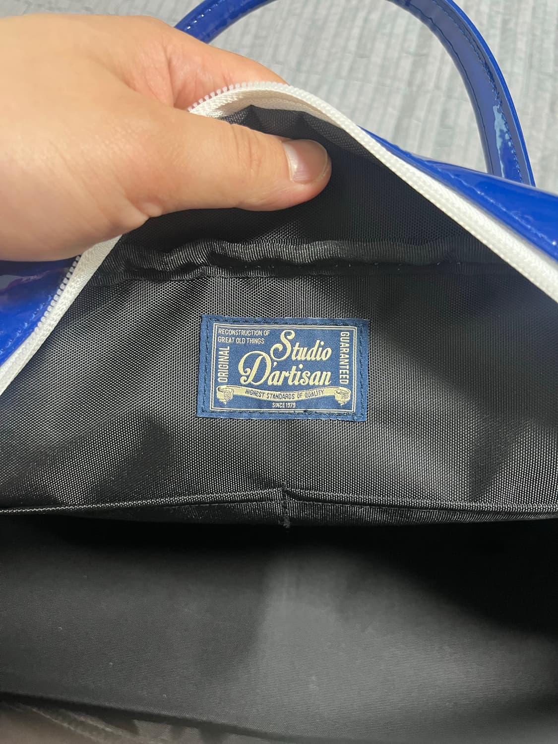 (새제품) 스튜디오 다치산 에나멜 볼링백 더플백 블루 상품이미지6