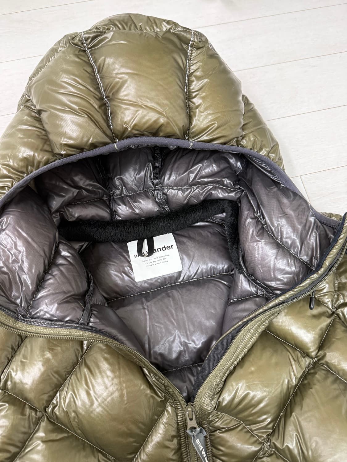 한글텍) 앤드원더 다이아몬드스티치 패딩 M 사이즈  한글텍이라 가품걱정없 상품이미지3