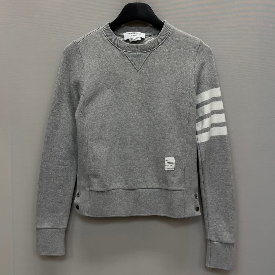 톰브라운 사선완장 맨투맨 (44)  상품이미지1