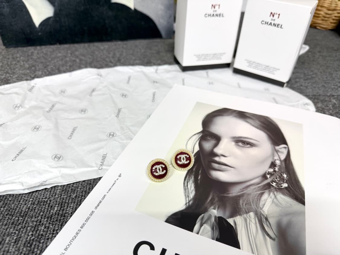 샤넬 CC 포인트 크리스탈 레드 이어링 상품이미지6