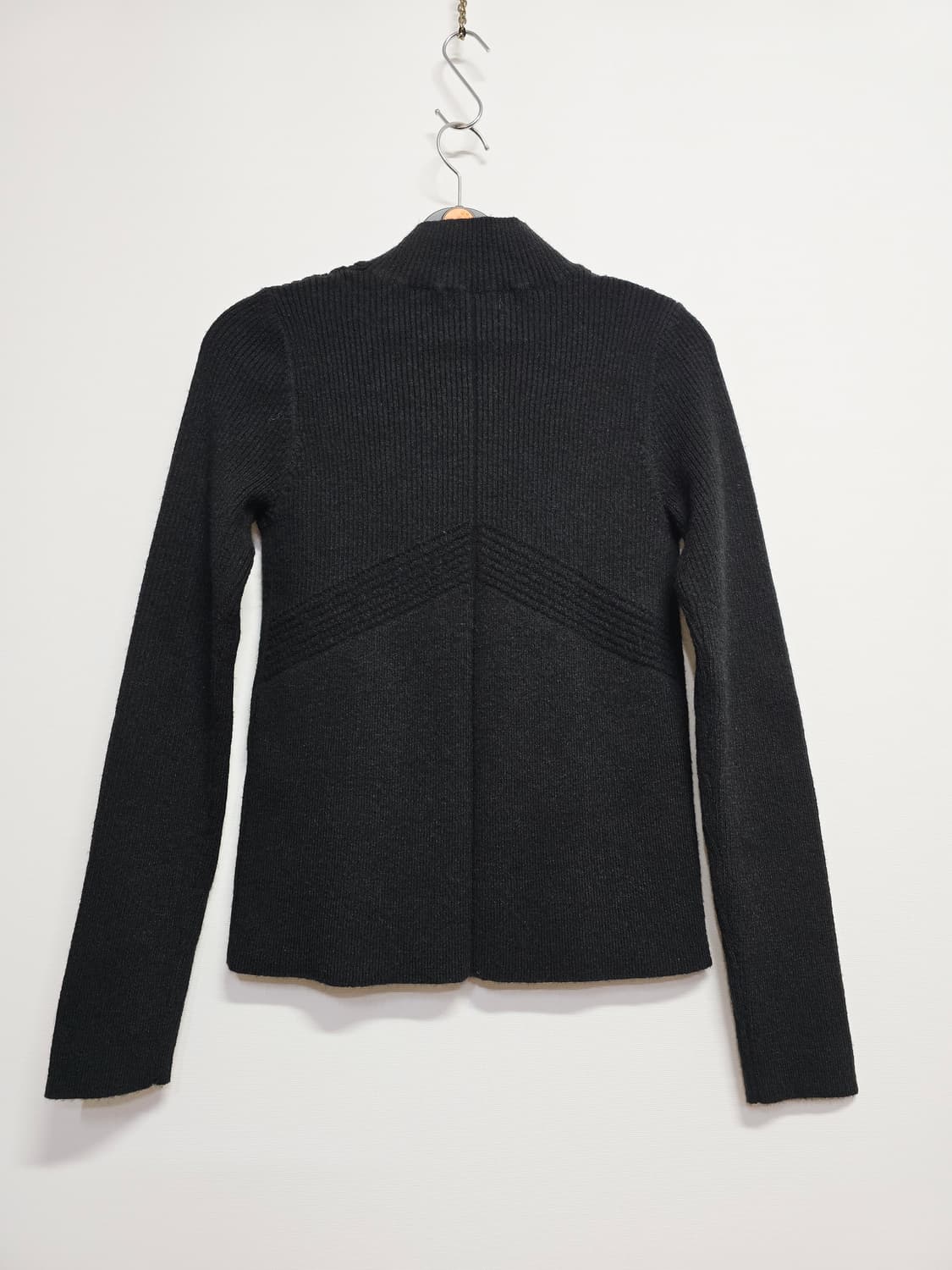 잇미샤 블랙 골지 반목 니트 66 상품이미지4