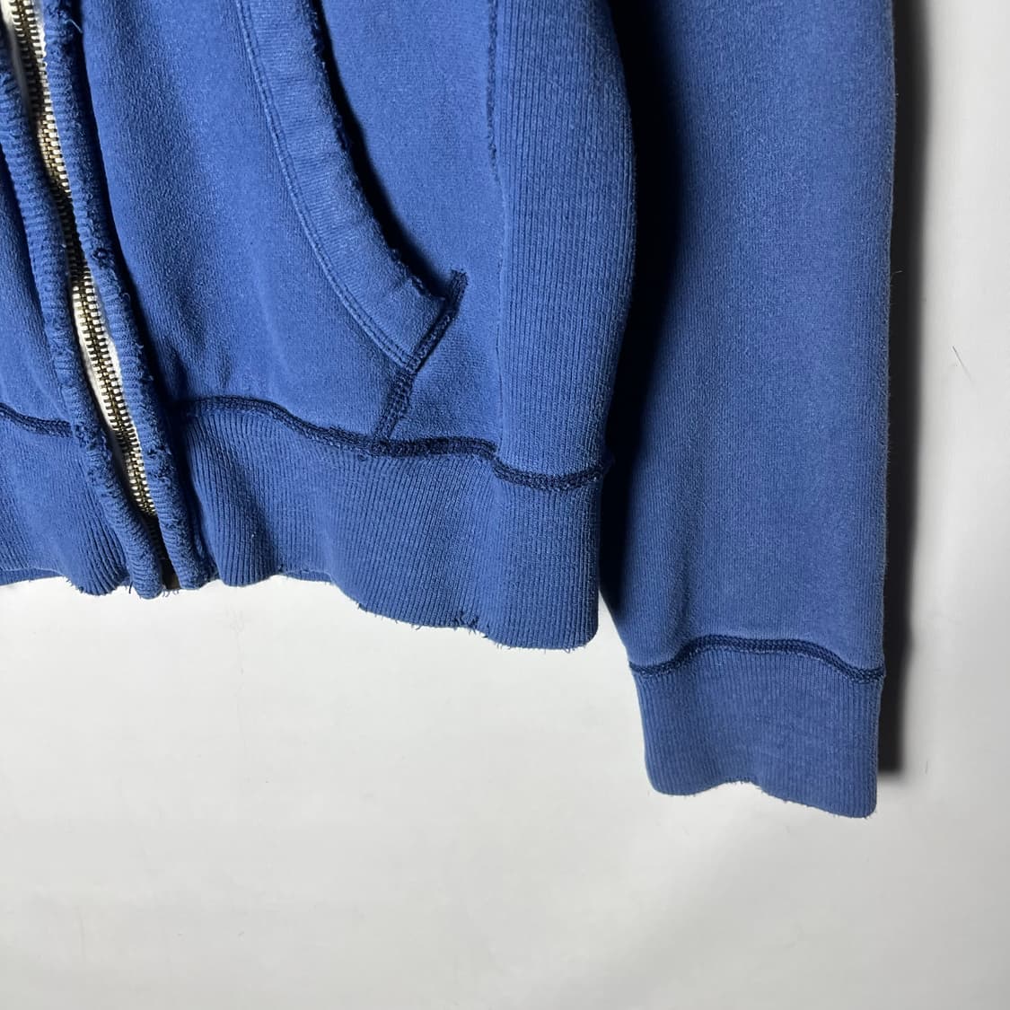 [Ruehl No. 925] 루엘 스펠로고 그런지 후드집업 상품이미지3