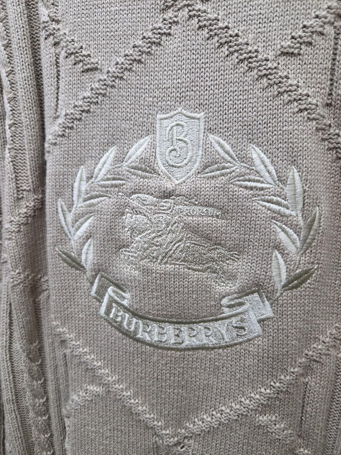 버버리 크레스트 엠브로이드 케이블 니트 상품이미지3
